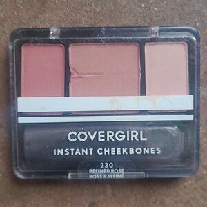 New in packaging! CoverGirl Instant Cheekbones Refined Rose blush trio compact